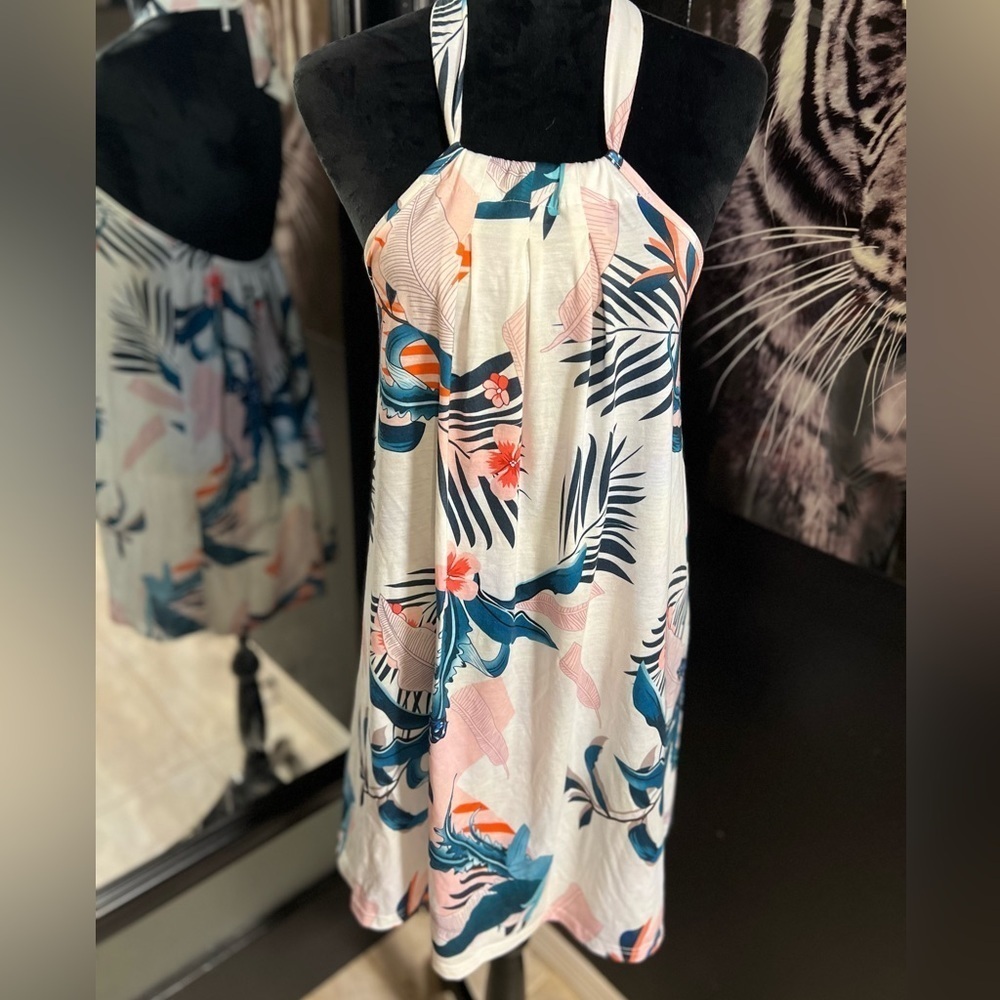💕💙NWOT-CUTE LITTLE MULTI COLORED SUMMER OPEN BACK HALTER DRESS.SZ M💕💙